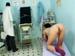 Gyno Klinik Pussy Spekulum Prüfung von vollbusigen adriana