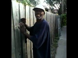 alten schwarzen Mann fickt japanische Hündin in Thed Straßen