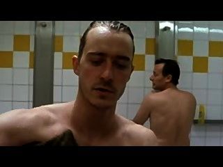 Jonas Karlsson und Michael Nyquist nackt in der Dusche