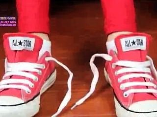 sexy weiße Socken und roten Schuhen