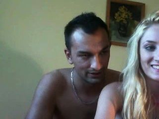 sexy Blondine auf Webcam gefickt